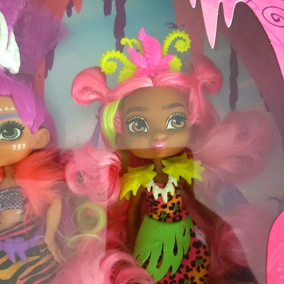 :* 4 NIB CAVE CLUB Dolls TELLA ROARALAI FERNESSA & SLATE 8" Fashion dolls BUNDLE - Picture 15 of 16